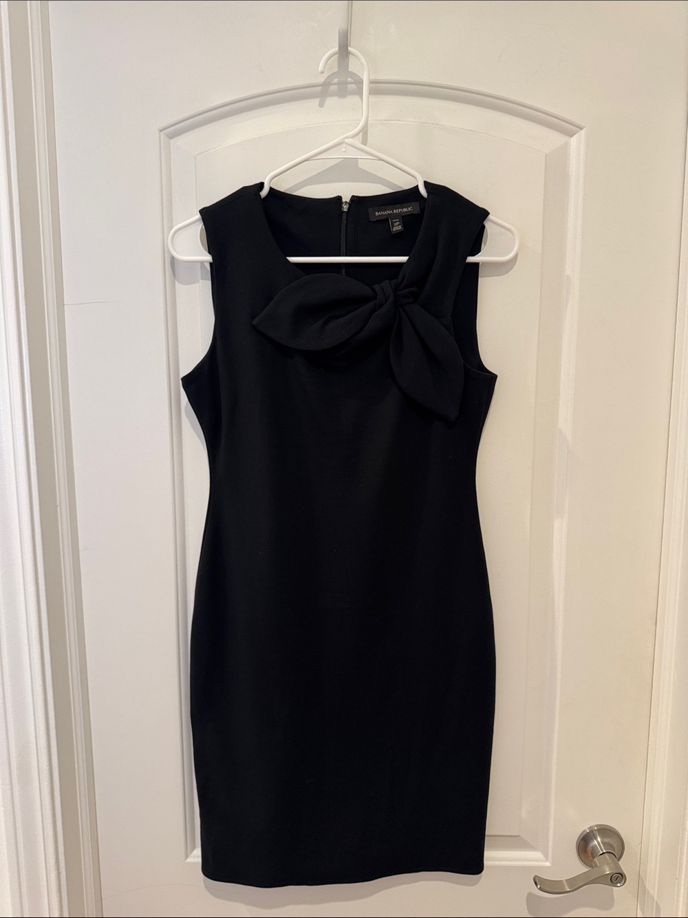 Banana Republic Black Sleeveless Bow-Accent Sheath Dress